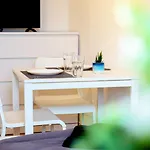 Have-a-nice-stay - - Monteursunterkunft - Einzelbetten - Gute Anbindung - Bettwaesche Lägenhet *