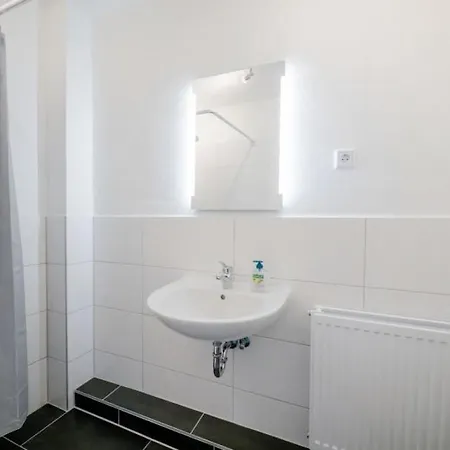 Have-a-nice-stay - - Monteursunterkunft - Einzelbetten - Gute Anbindung - Bettwaesche