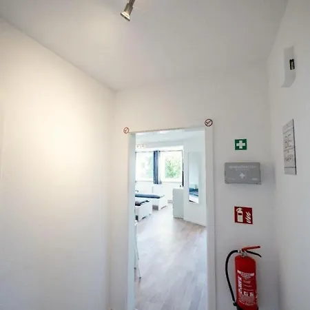 Have-a-nice-stay - - Monteursunterkunft - Einzelbetten - Gute Anbindung - Bettwaesche Lejlighed