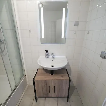 Have-a-nice-stay - - Monteursunterkunft - Einzelbetten - Gute Anbindung - Bettwaesche Lejlighed *