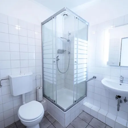 Have-a-nice-stay - - Monteursunterkunft - Einzelbetten - Gute Anbindung - Bettwaesche Apartment