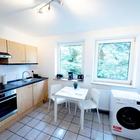 Have-a-nice-stay - - Monteursunterkunft - Einzelbetten - Gute Anbindung - Bettwaesche Apartment
