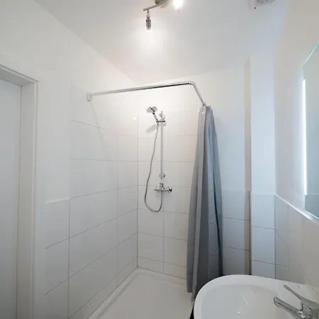 Apartment Have-a-nice-stay - - Monteursunterkunft - Einzelbetten - Gute Anbindung - Bettwaesche *