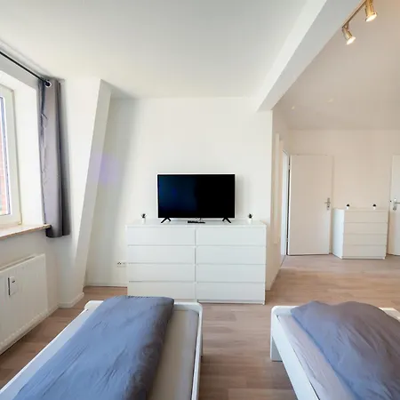 Apartment Have-a-nice-stay - - Monteursunterkunft - Einzelbetten - Gute Anbindung - Bettwaesche *